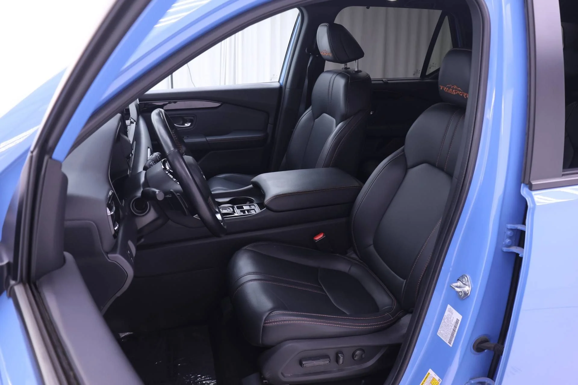 Certified Used 2025 Diffused Sky Pearl Honda TrailSport image 4
