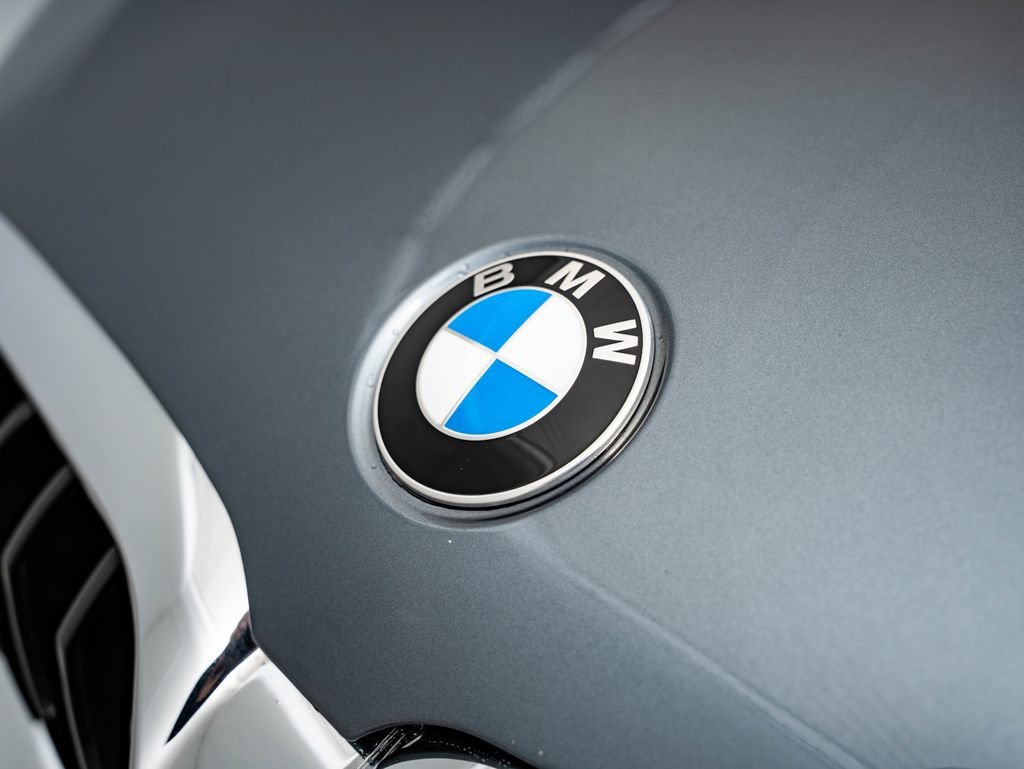 Used 2022 Bluestone Metallic BMW 530i xDrive image 3
