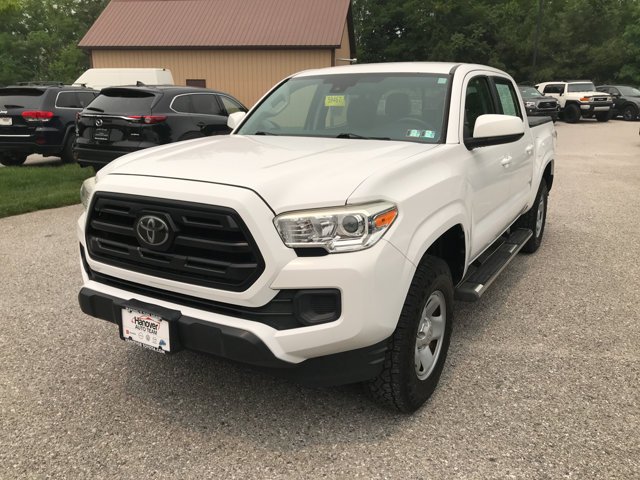 Used 2018 Super White Toyota SR image 4