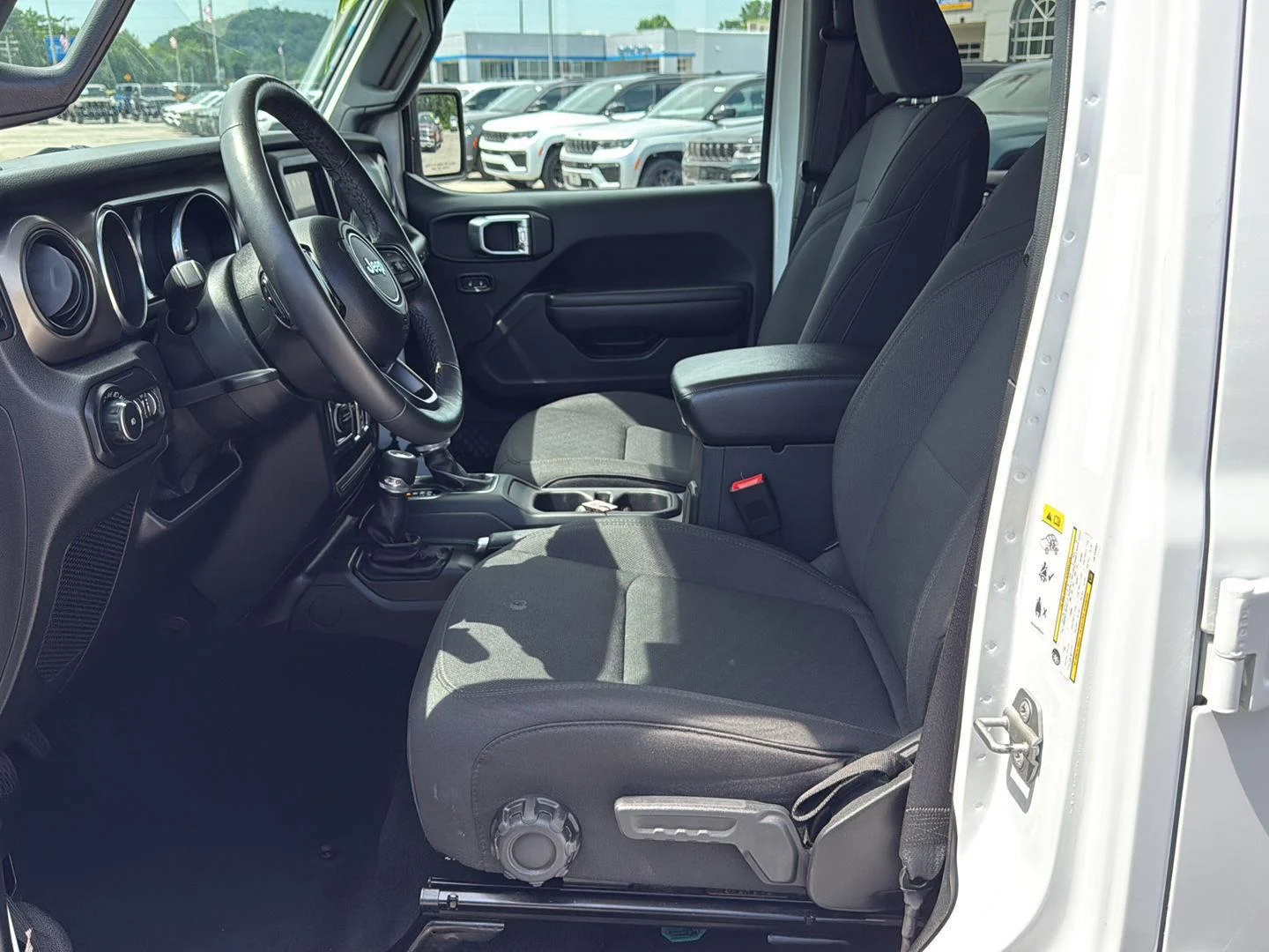 Used 2018 Bright White Clearcoat Jeep Sport S image 9