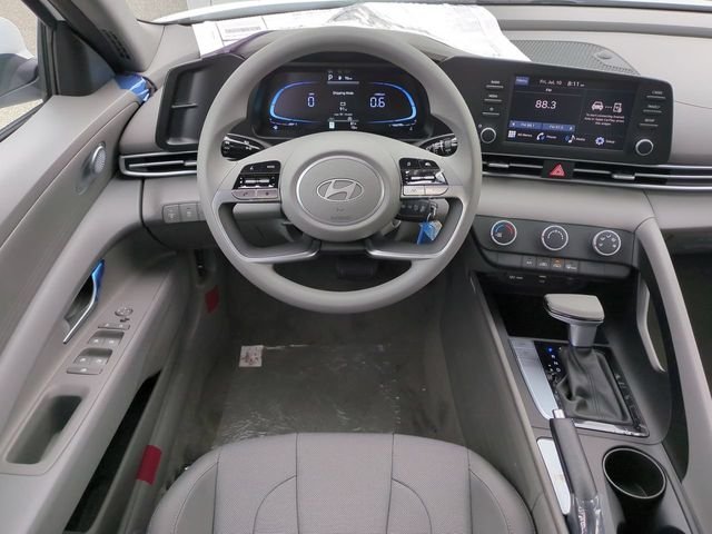 New 2026 White Hyundai SE image 38