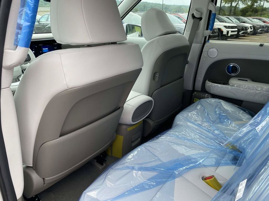 New 2026 White Hyundai Blue SEL Premium 8P image 11