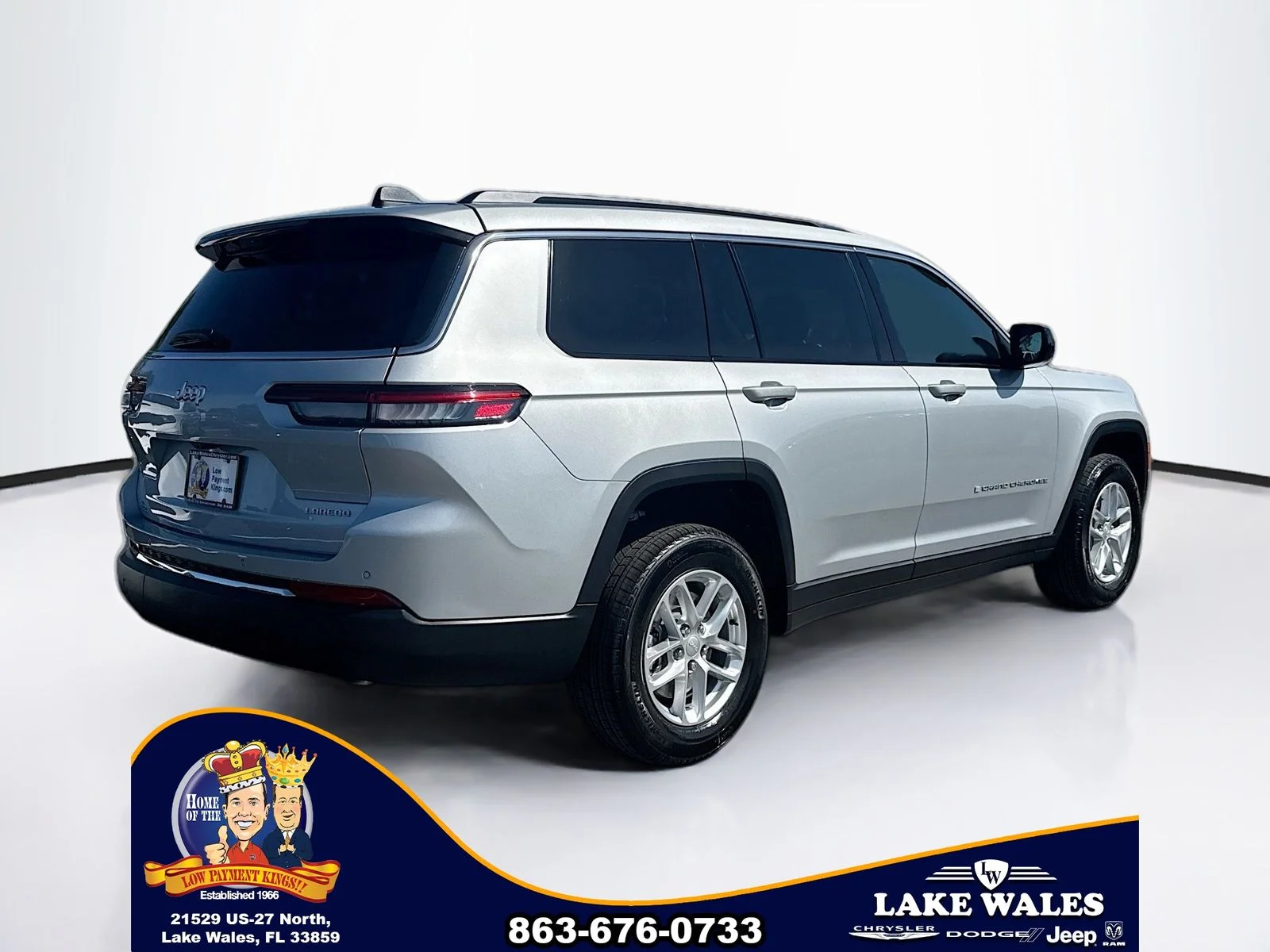 New 2026 Silver Zynith Exterior Paint Jeep Laredo X image 6