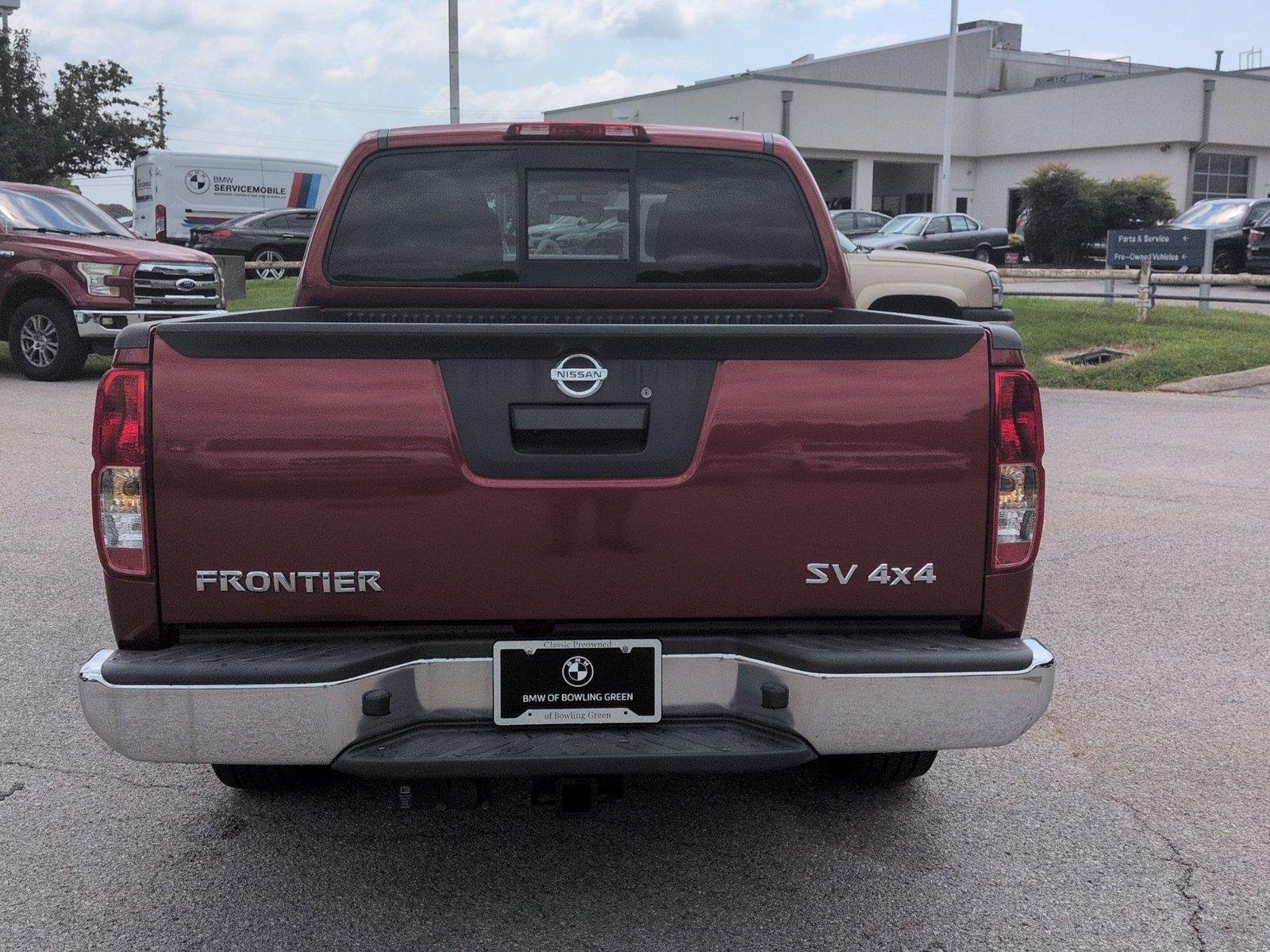 Used 2018 Lava Red Nissan SV V6 image 4