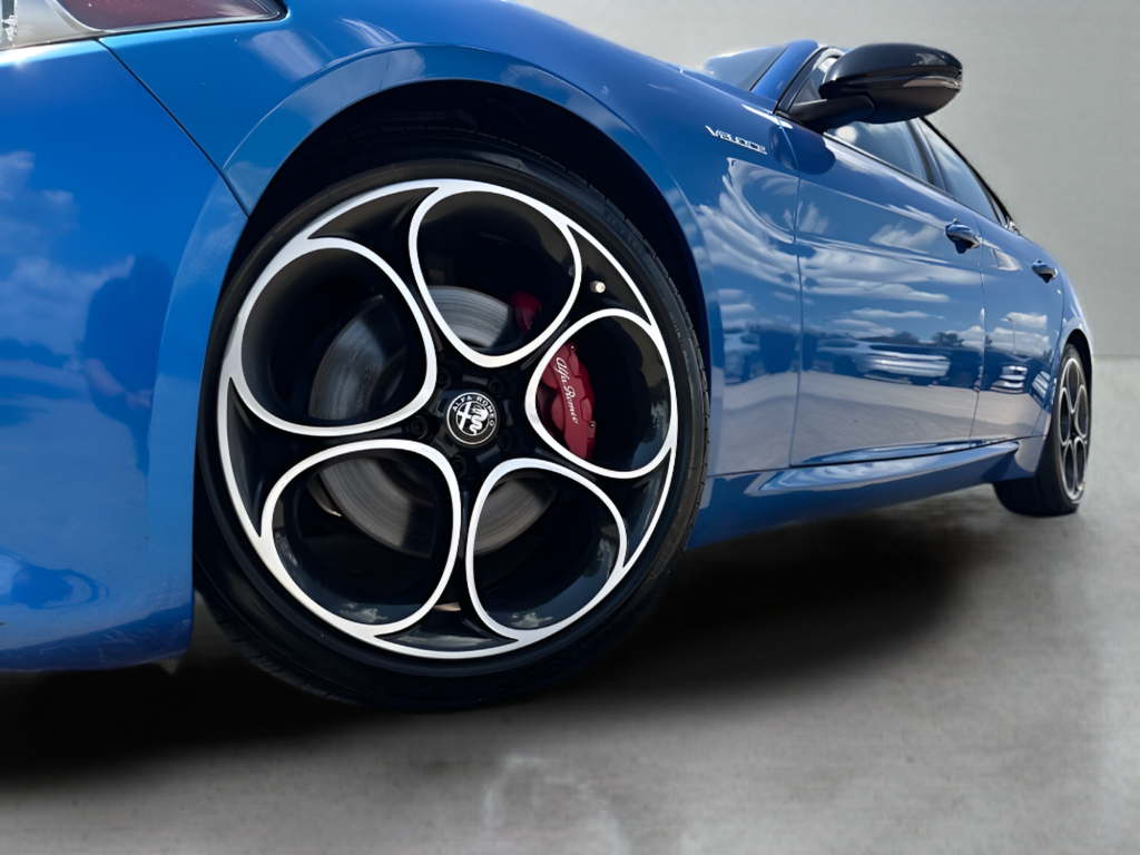 Used 2023 Blue Alfa Romeo Veloce image 27