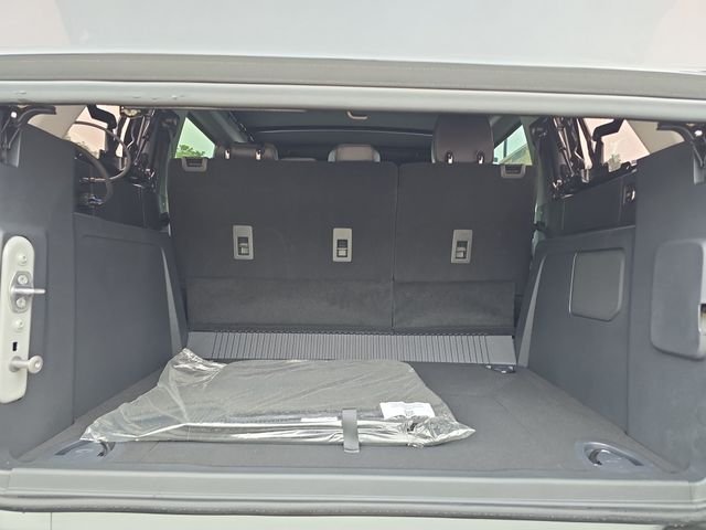 New 2026 Avalanche Gray Ford Badlands® image 32
