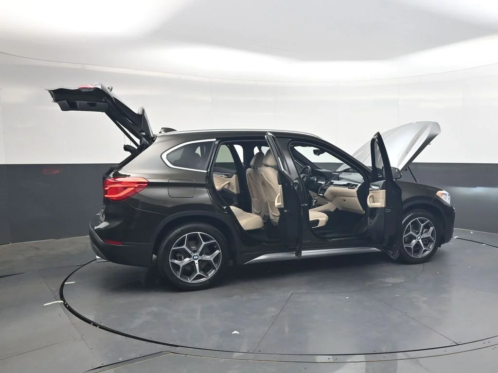 Used 2017 Dark Olive Metallic BMW xDrive28i image 40