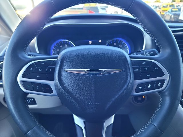 Used 2023 Black Chrysler Touring L image 26