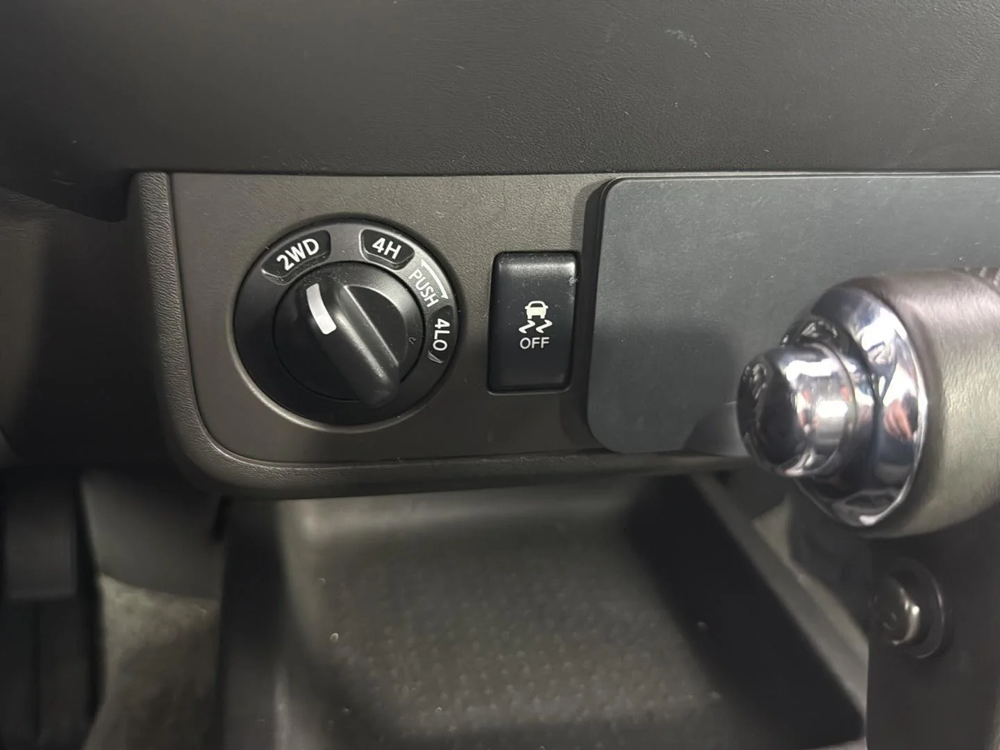 Used 2014 Super Black Nissan SV image 12