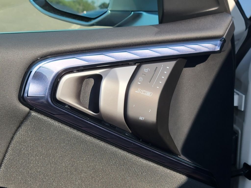 2026 BMW X3 30 - Photo 18