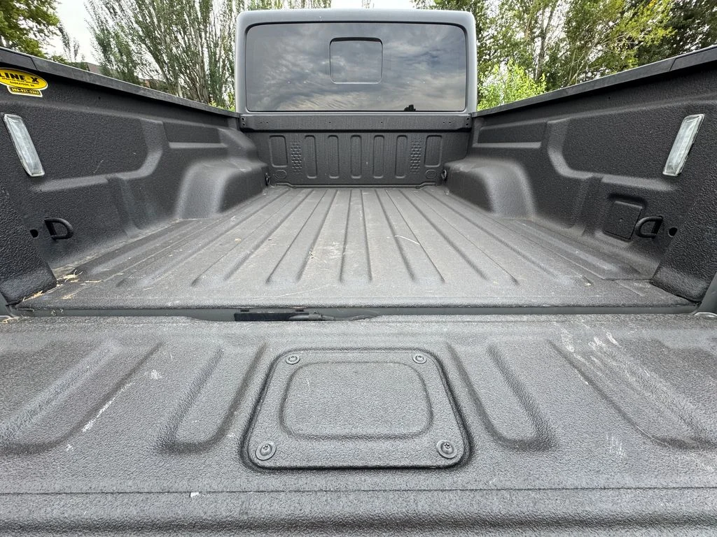 Used 2021 Sting-Gray Clearcoat Jeep Rubicon image 12