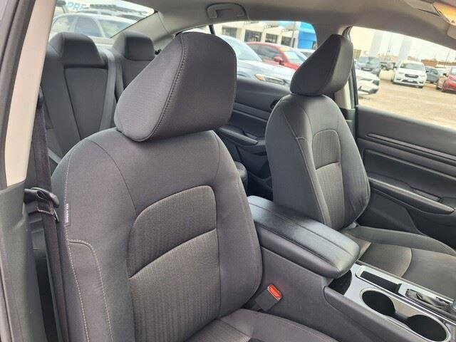 Used 2024 Super Black Nissan 2.5 SV image 29