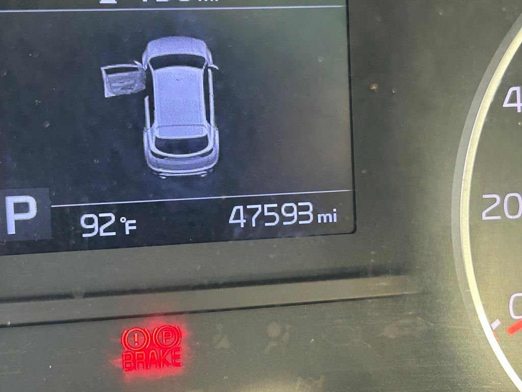 Used 2020 White Kia S image 27