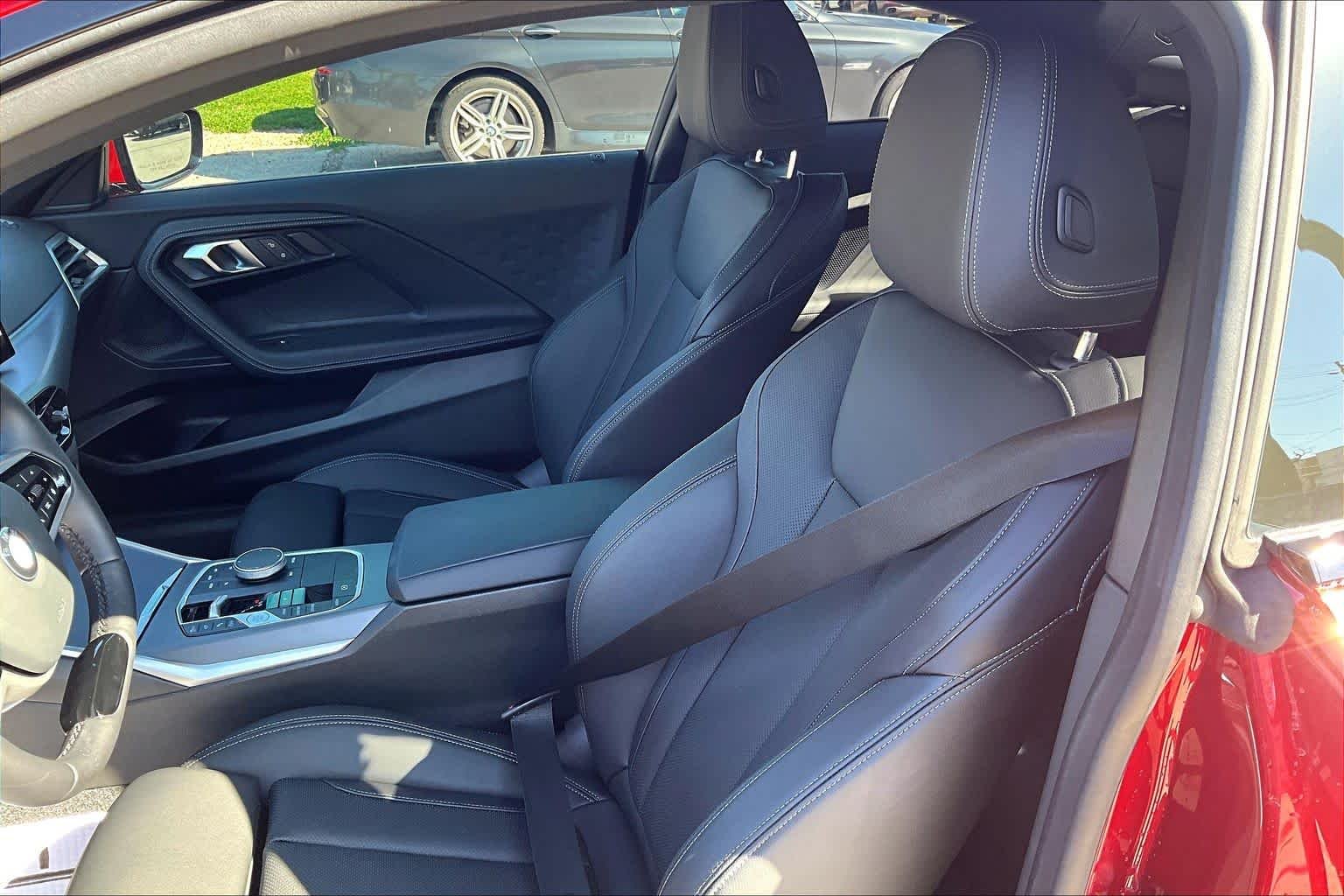 2025 BMW 2 Series 230i - Photo 6