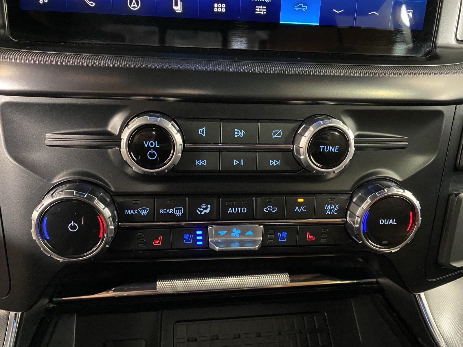 Used 2023 Agate Black Ford Platinum image 11