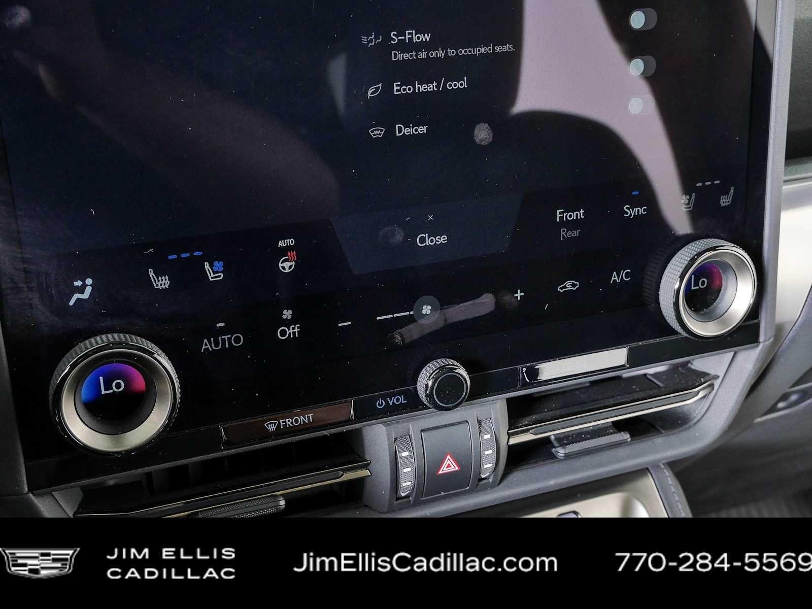 Used 2024  Lexus GX 550 Luxury image 16