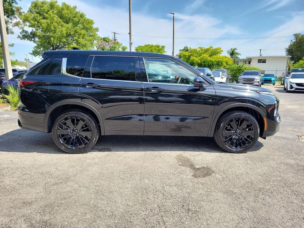 New 2026 Black Mitsubishi LE 1.5T 2WD image 9