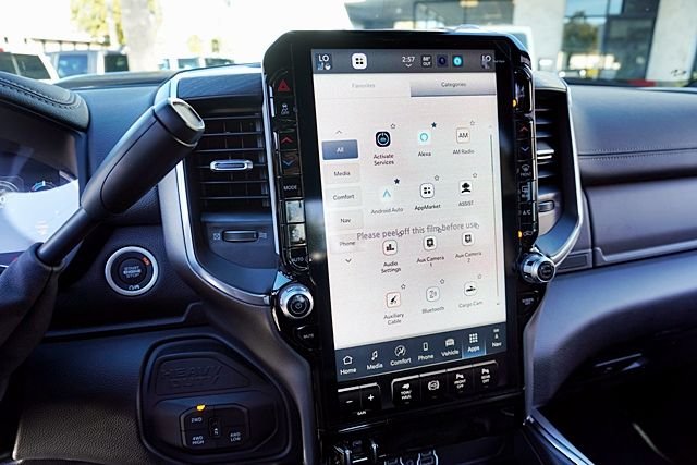 New 2026 Granite Crystal Metallic Clear-Coat Exterior Paint RAM Laramie image 33