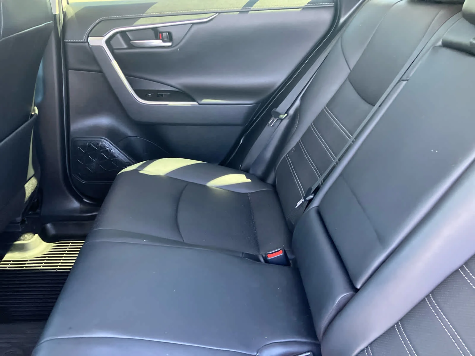 Used 2019 Blizzard Pearl Toyota Limited image 36