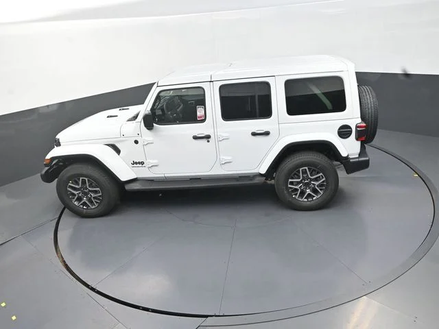 New 2026 Bright White Clear-Coat Exterior Paint Jeep Sahara image 14