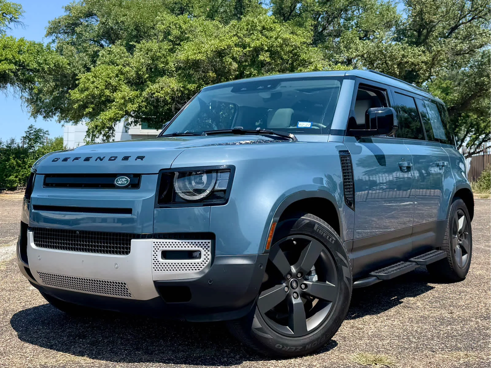 2025 Land Rover Defender 110 S P300's photo