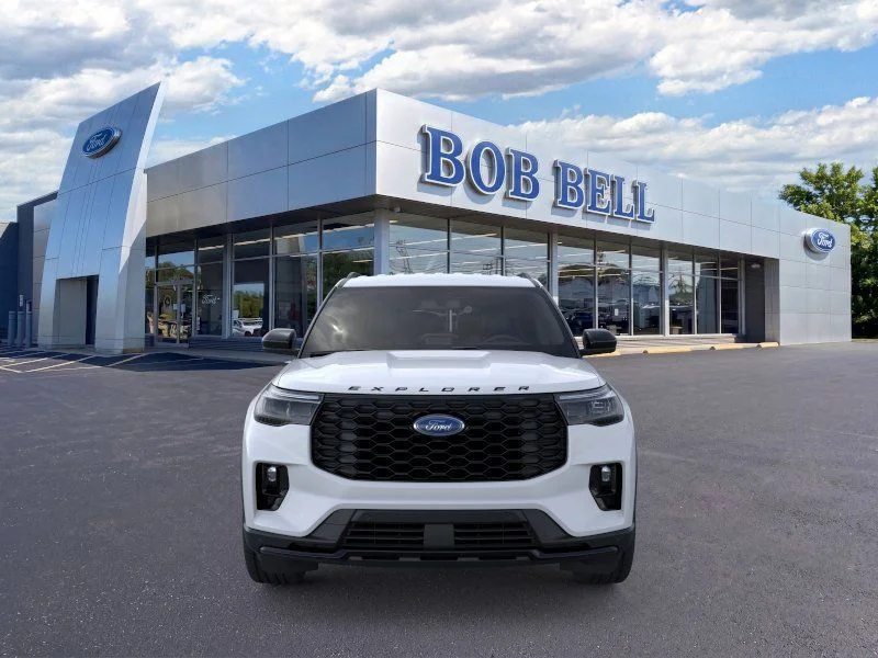 New 2026 Space White Metallic Ford ST-Line image 6