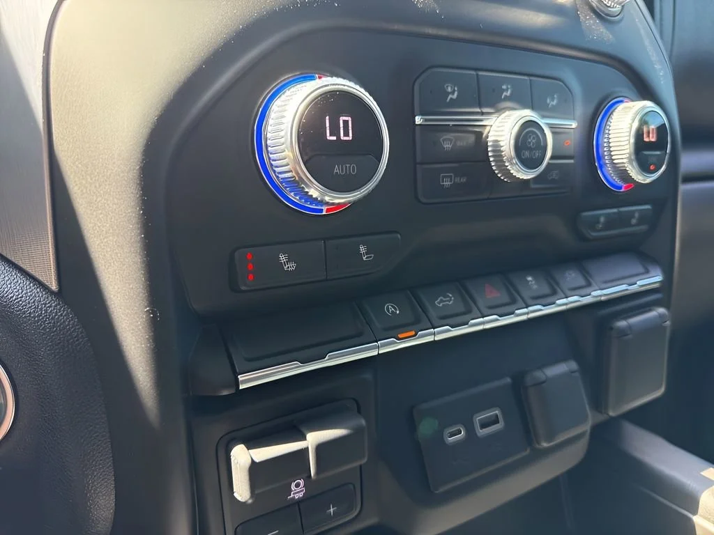 Used 2021 SUMMIT WHITE GMC Elevation image 21