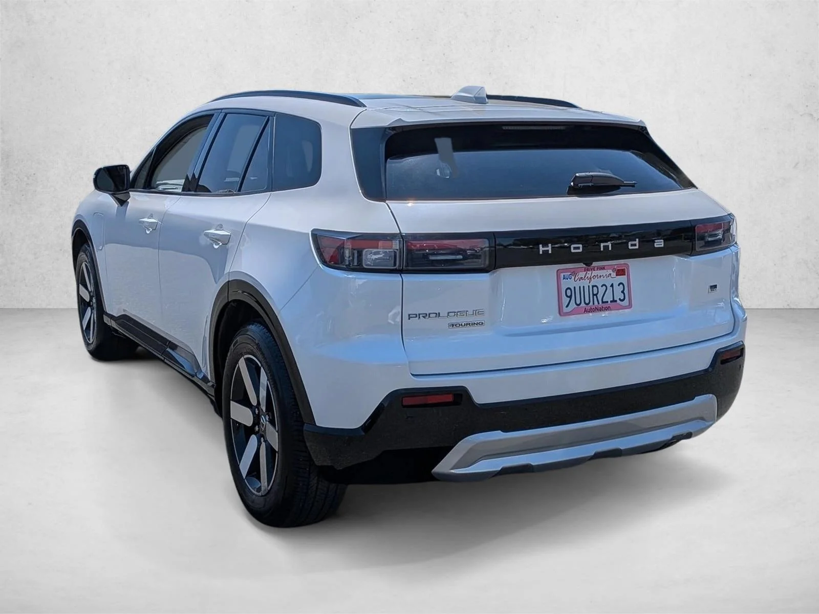 Used 2025 Snowfall Pearl Honda Touring image 8
