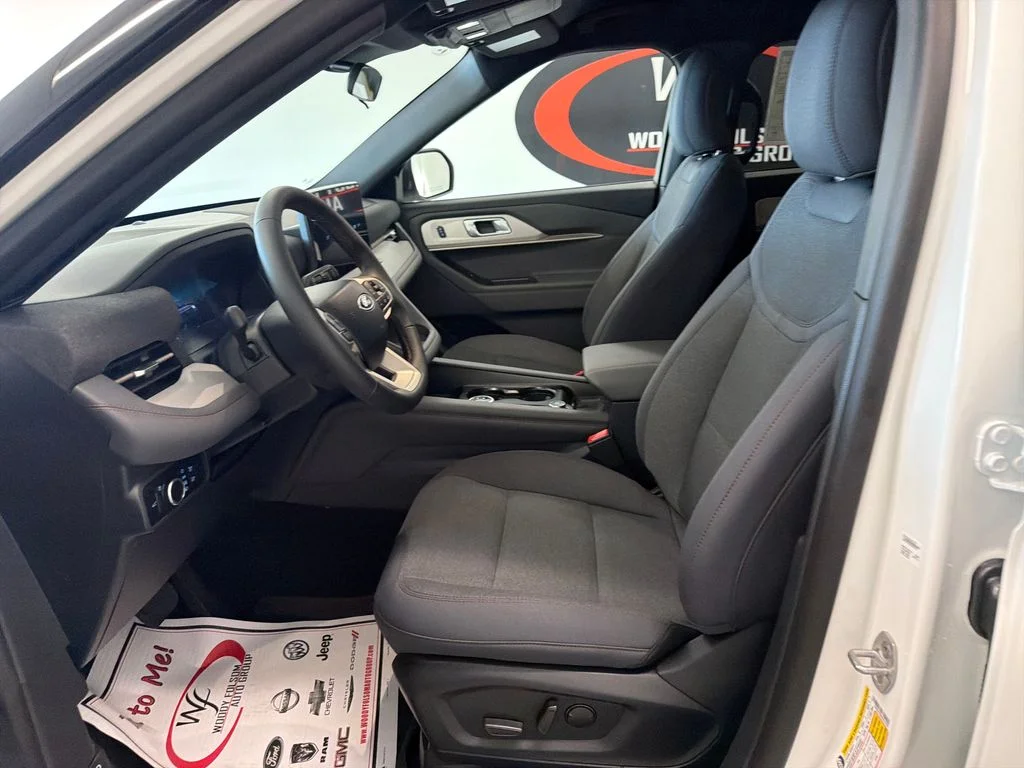 New 2027 Star White Metallic Tri-Coat Ford Active image 8