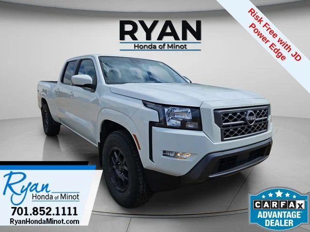 2022 Nissan Frontier SV Crew Cab 4X4 LWB's photo