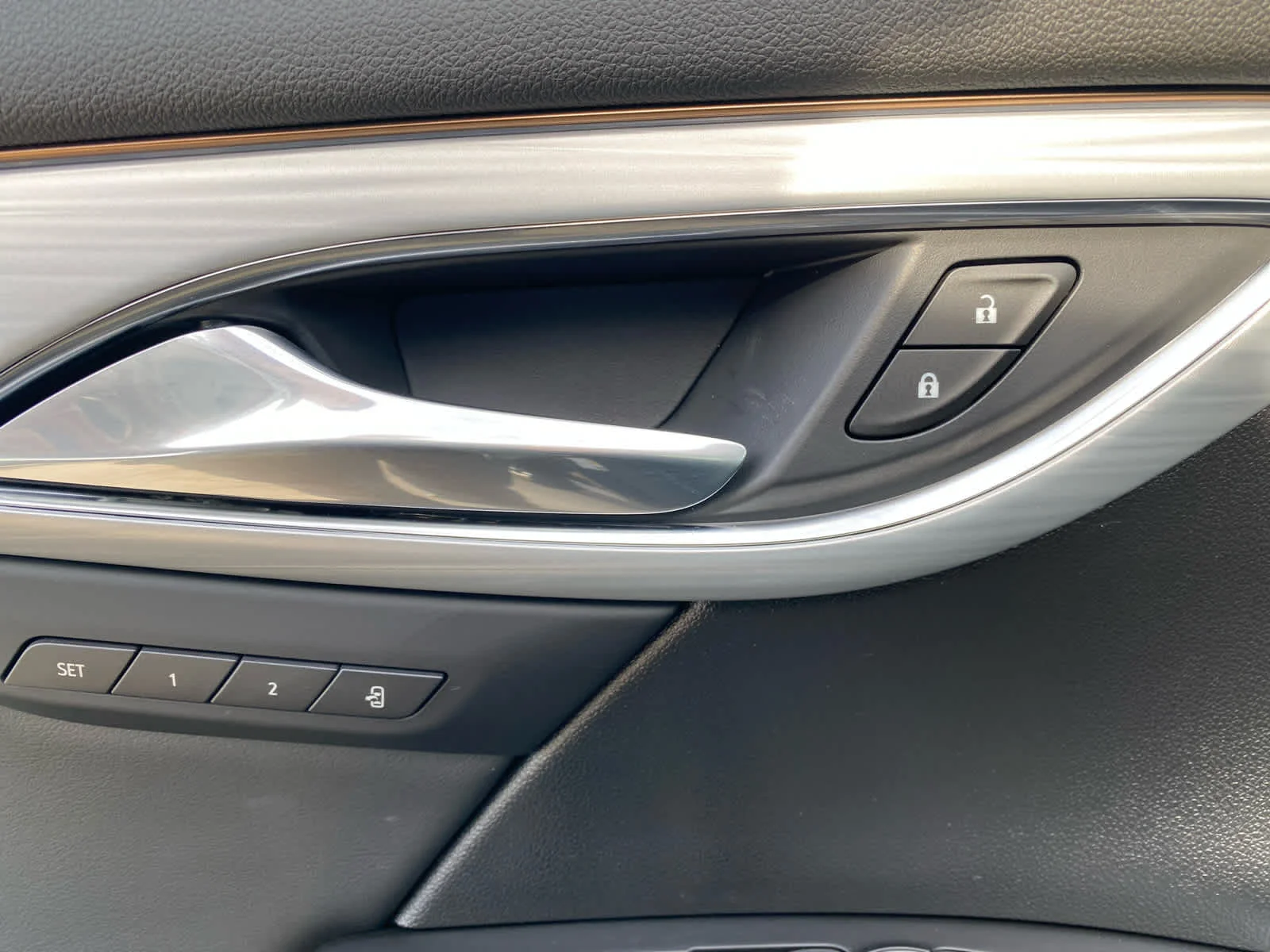 New 2026 Ebony Twilight Metallic Buick Avenir image 12