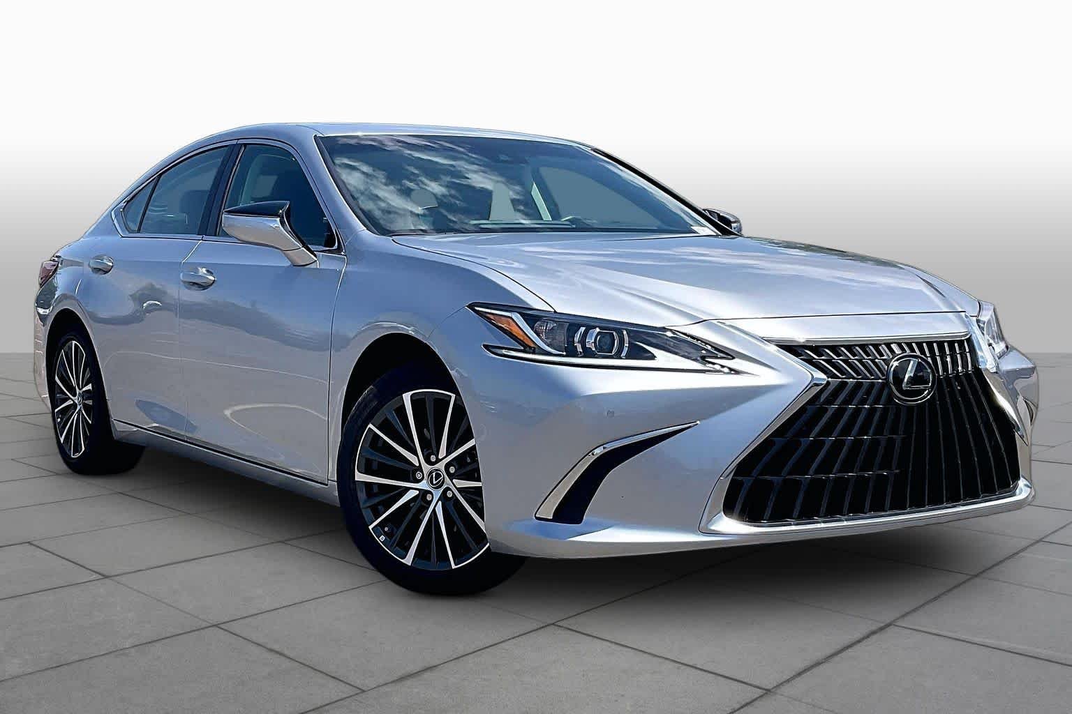 Certified Used 2025 Iridium Lexus  image 2