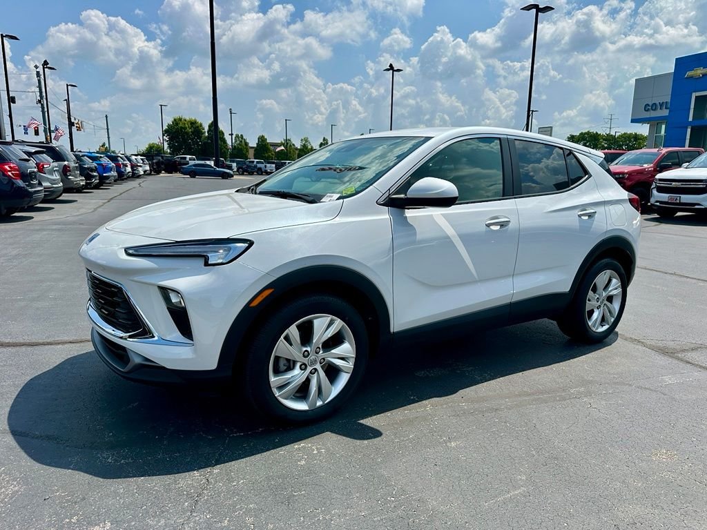 Used 2024 White Buick Preferred image 7