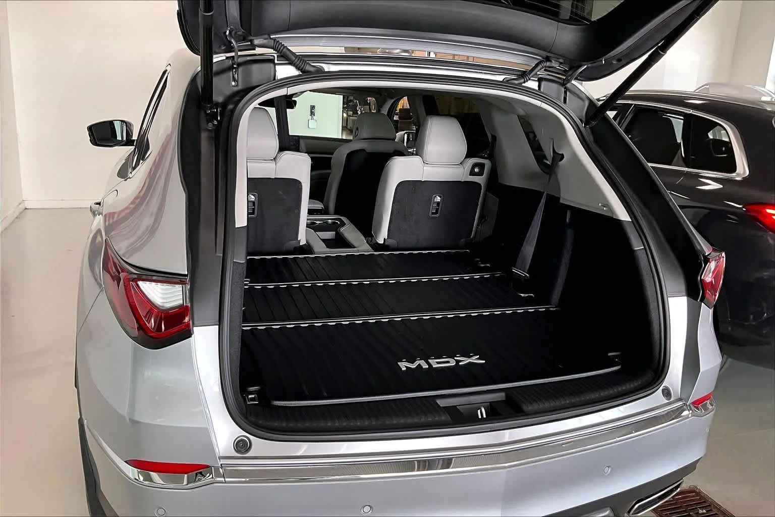 New 2026 Solar Silver Metallic Acura w/Technology Package image 18