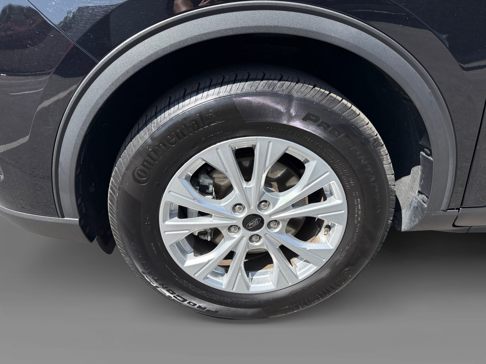 Used 2025 Black Metallic Ford Active image 9