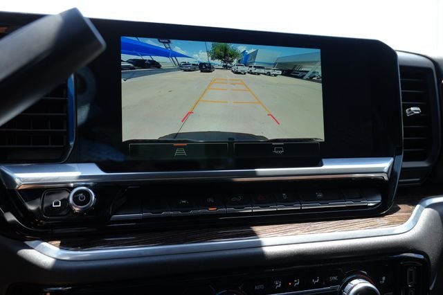 Used 2022 Silver GMC Elevation image 17
