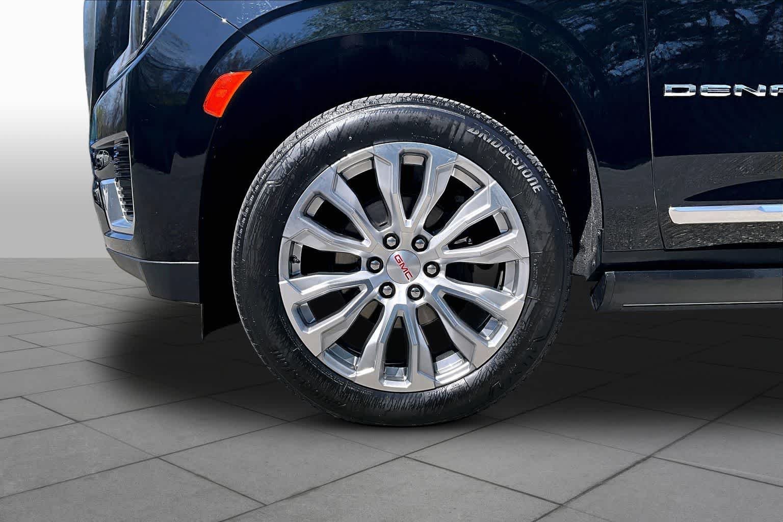 Used 2023 Onyx Black GMC Denali image 11