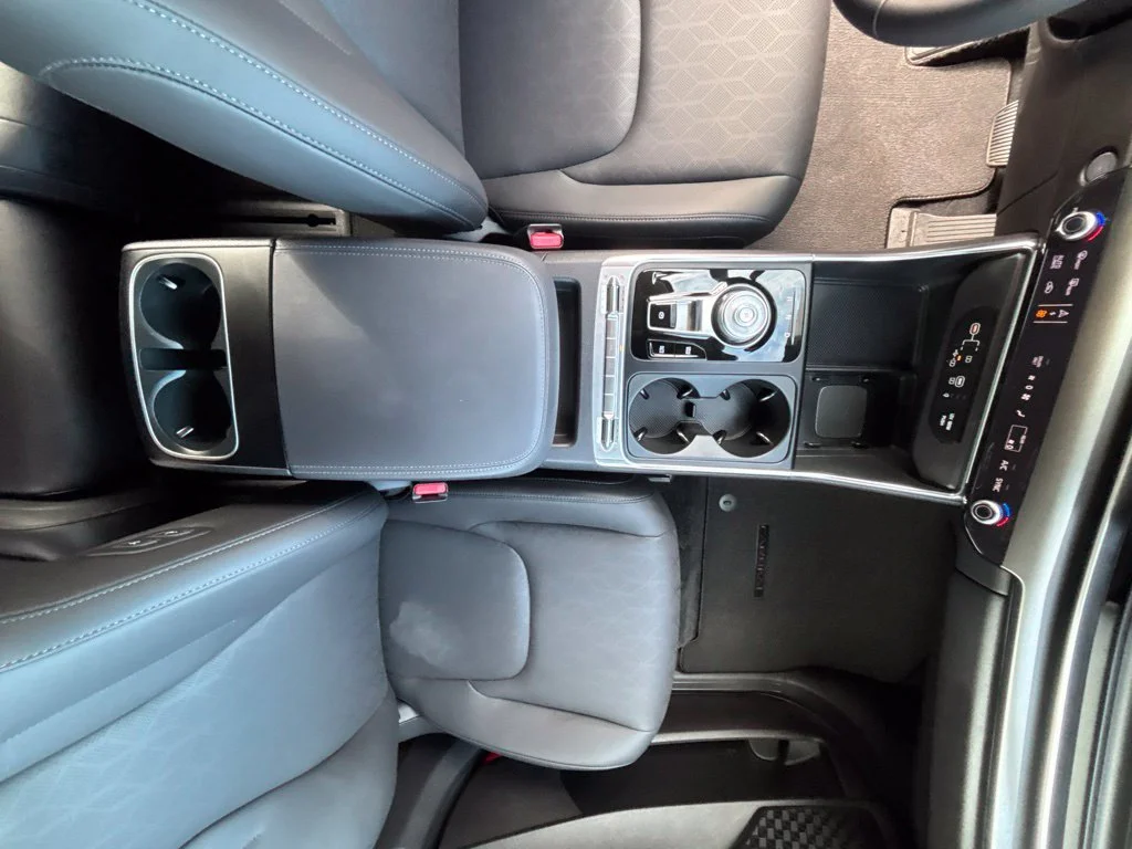 Used 2026 Silver Kia  image 15