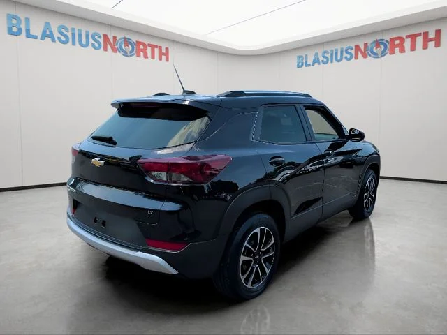 Used 2025 Black Chevrolet LT image 5