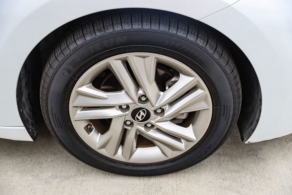 Used 2019 White Hyundai Value Edition image 6