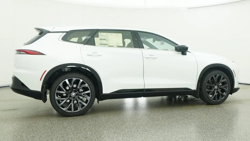New 2026 Oxygen White Toyota Limited image 15