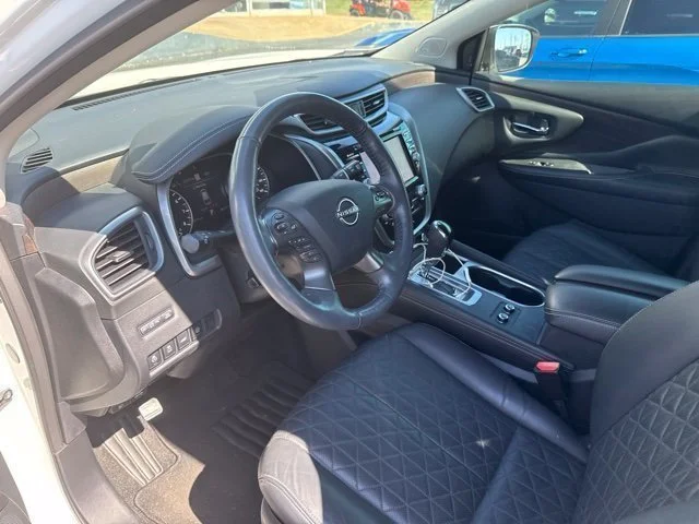 Used 2023 White Nissan Platinum image 32