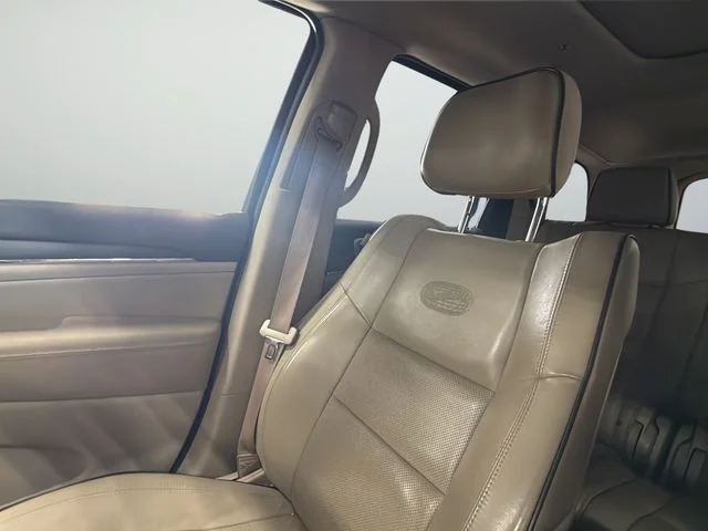 Used 2017 Black Jeep Overland image 32