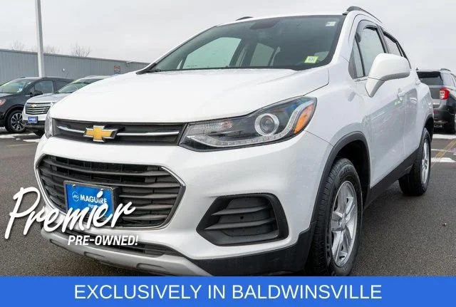 Used 2020 SUMMIT WHITE Chevrolet LT image 2