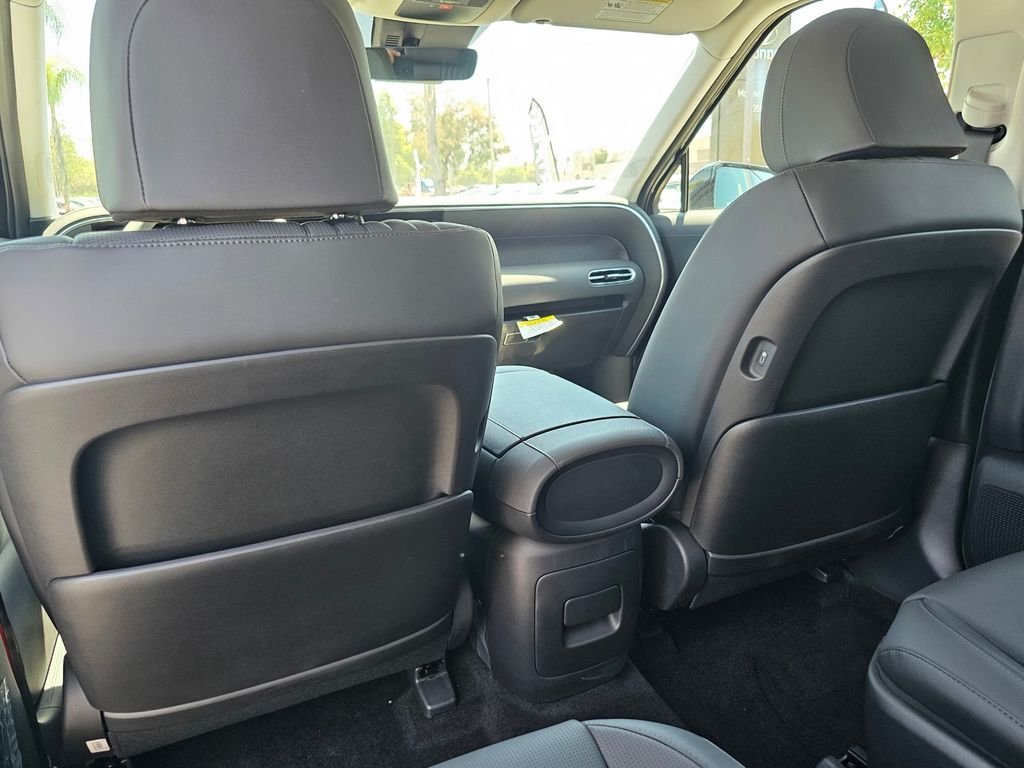 New 2026 Black Hyundai SEL Premium image 23