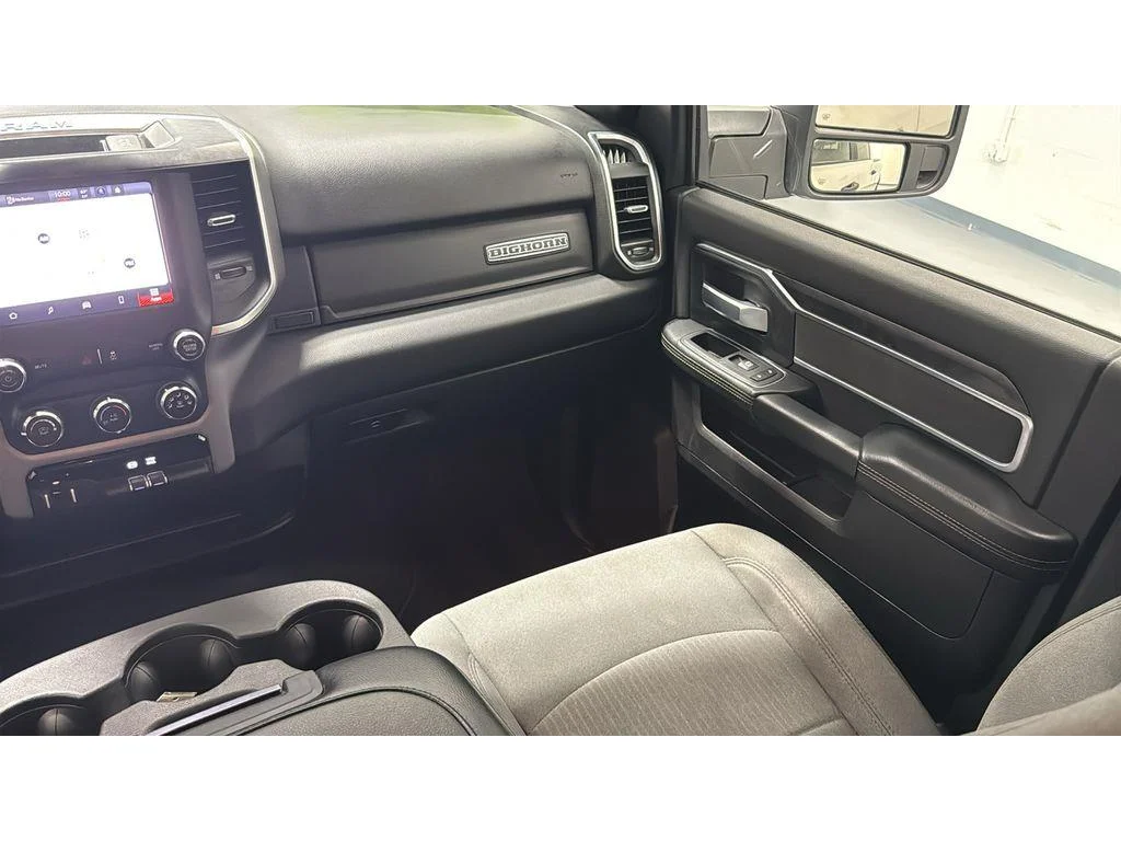 Used 2024 Bright White Clearcoat Ram Big Horn Crew Cab SRW 4x4 6.7L 1 Owner image 40
