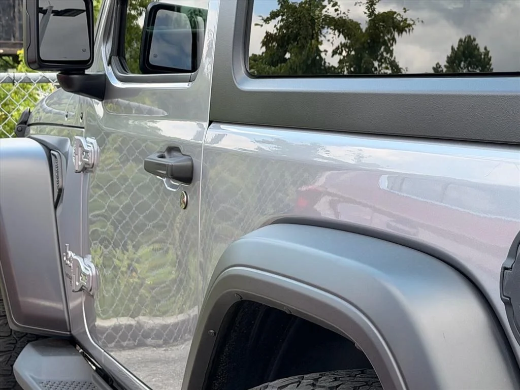 Used 2019 Silver Jeep Sport S image 15