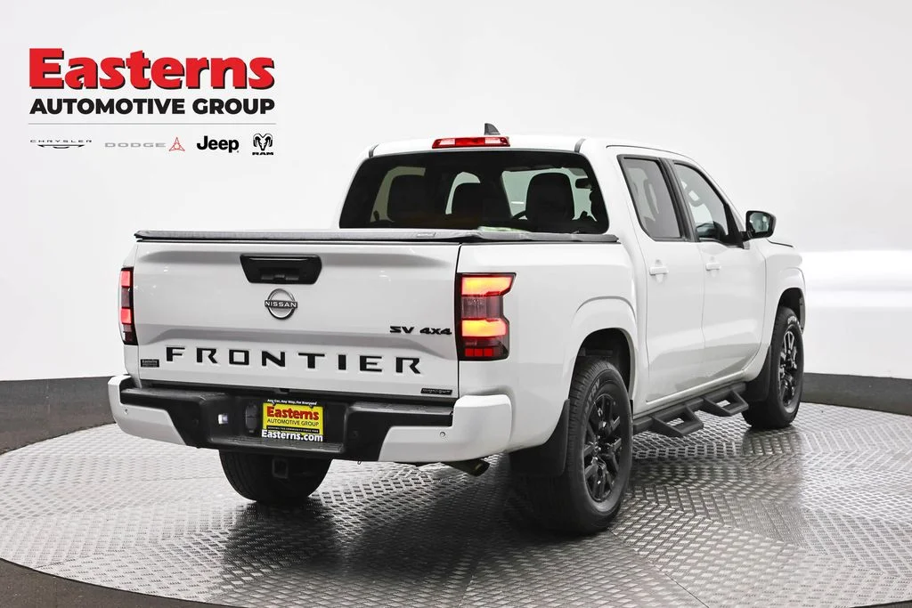 Used 2023 White Nissan SV image 5