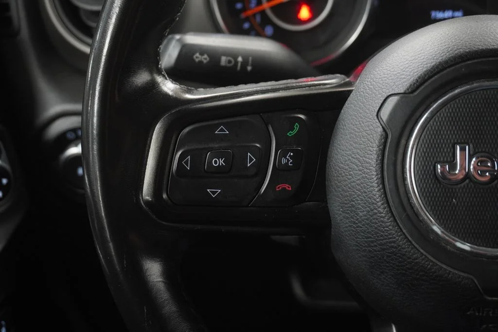 Used 2019 Gray Jeep Sport S image 40