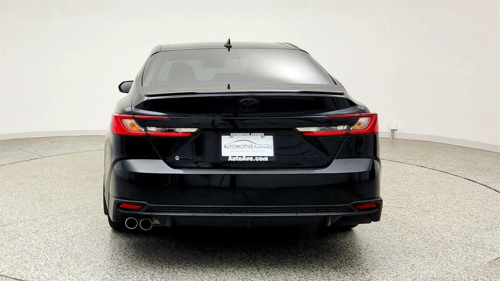 Used 2025 Midnight Black Metallic Toyota SE w/ Moonroof & Multimedia Upgrade Pkg image 6